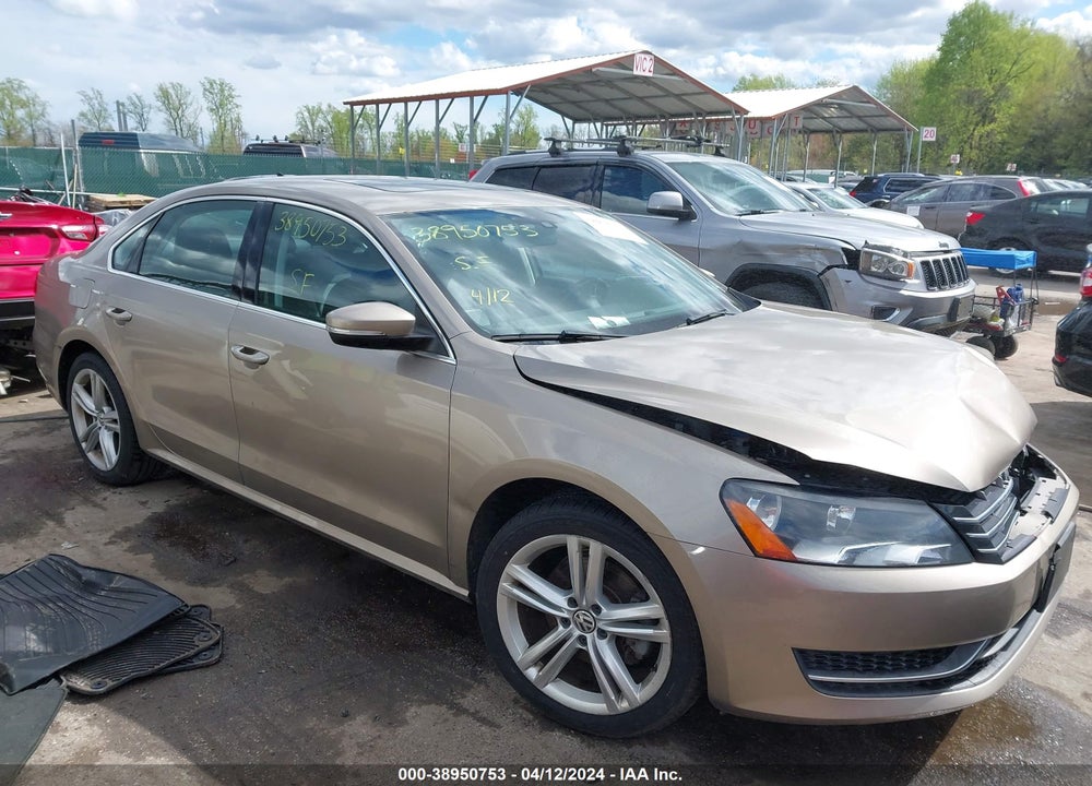 2015 VOLKSWAGEN PASSAT 2.0L TDI SE VIN: 1VWBV7A38FC015667