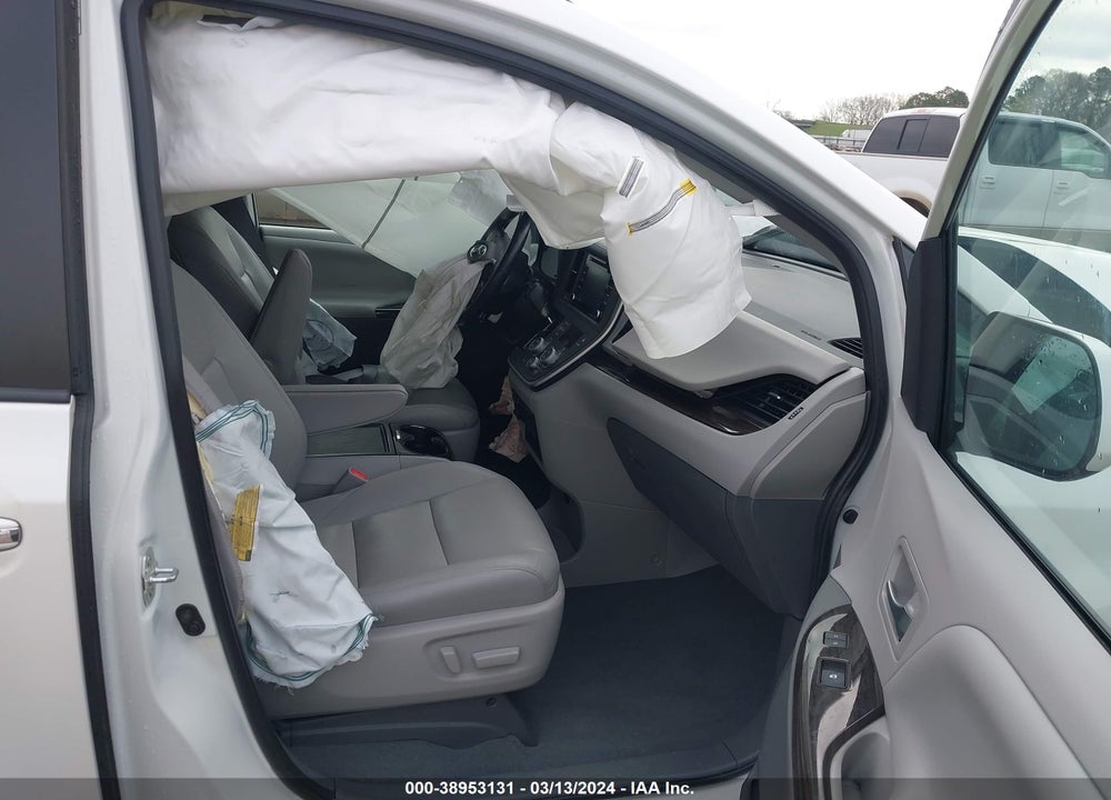 2020 TOYOTA SIENNA XLE VIN: 5TDYZ3DCXLS045074
