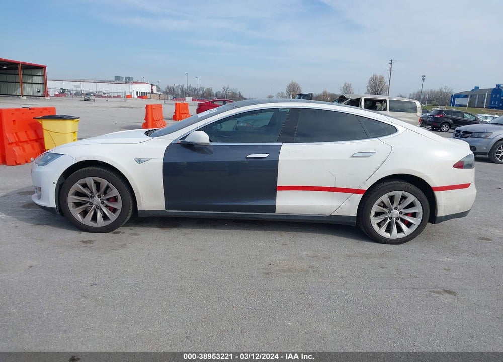 2015 TESLA MODEL S 85D/P85D VIN: 5YJSA1H48FF084775