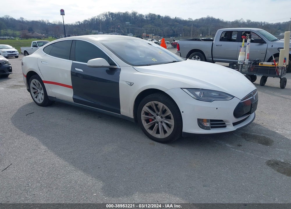 2015 TESLA MODEL S 85D/P85D VIN: 5YJSA1H48FF084775