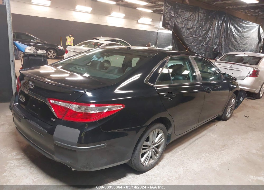 2015 TOYOTA CAMRY SE VIN: 4T1BF1FKXFU106975