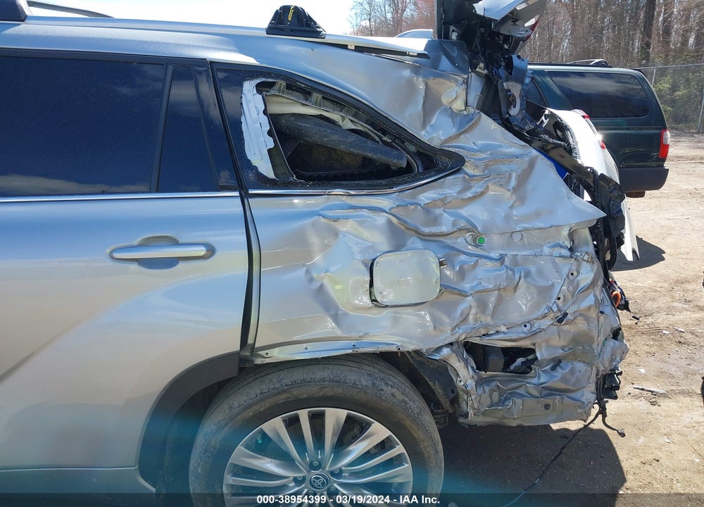 2023 TOYOTA HIGHLANDER HYBRID PLATINUM VIN: 5TDEBRCH7PS112114