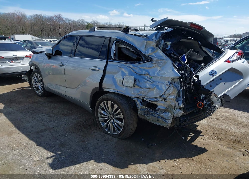 2023 TOYOTA HIGHLANDER HYBRID PLATINUM VIN: 5TDEBRCH7PS112114