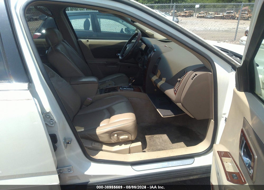 2006 CADILLAC SRX V6 VIN: 1GYEE637960118148