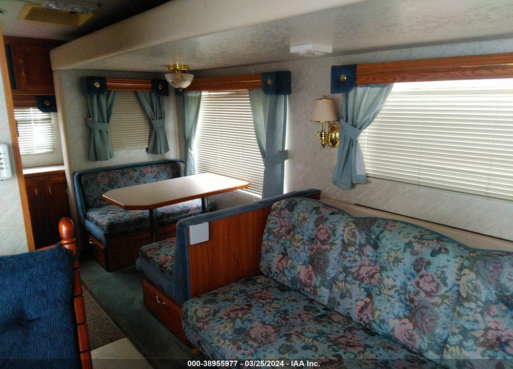 1998 SUN NYBROOK VIN: 4UBBS0M23W1Z09863