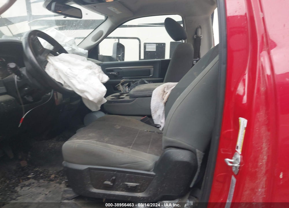 2018 RAM 5500 CHASSIS TRADESMAN/SLT VIN: 3C7WRNDL1JG371735