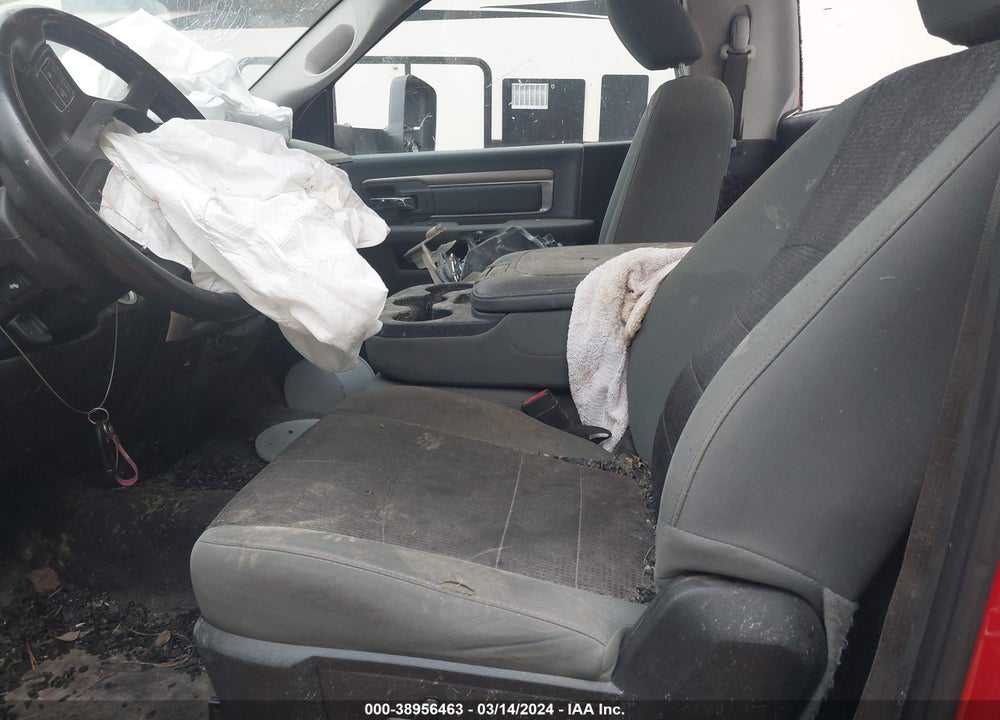 2018 RAM 5500 CHASSIS TRADESMAN/SLT VIN: 3C7WRNDL1JG371735