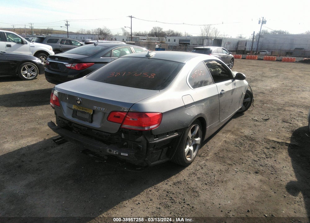 2009 BMW 328I XDRIVE VIN: WBAWV53529P081083