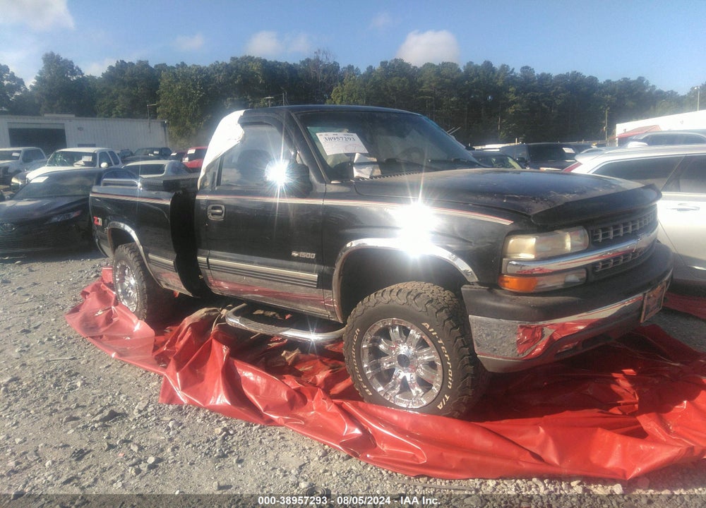 2000 CHEVROLET SILVERADO K1500 VIN: 1GCEK14T8YZ139567