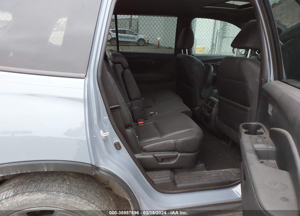 2023 HONDA PASSPORT AWD EX-L VIN: 5FNYF8H58PB000243