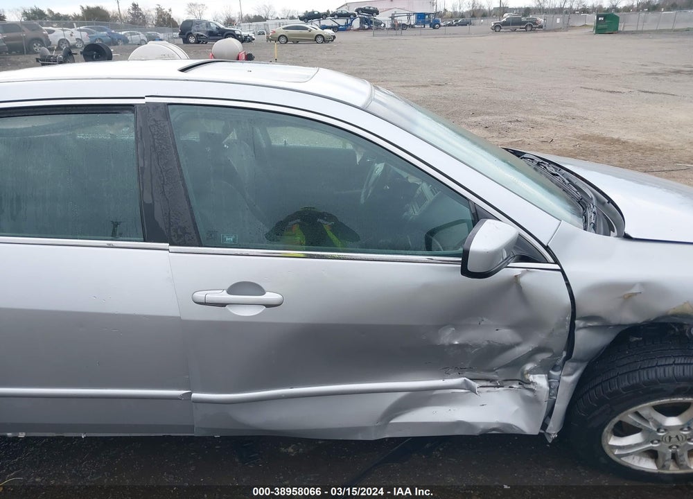 2007 HONDA ACCORD VIN: 1HGCM56727A141712