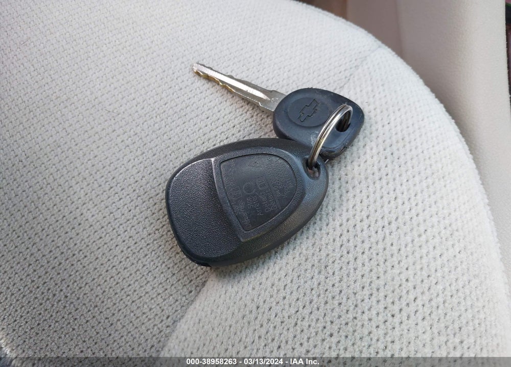 2011 CHEVROLET IMPALA LT VIN: 2G1WG5EK2B1300183