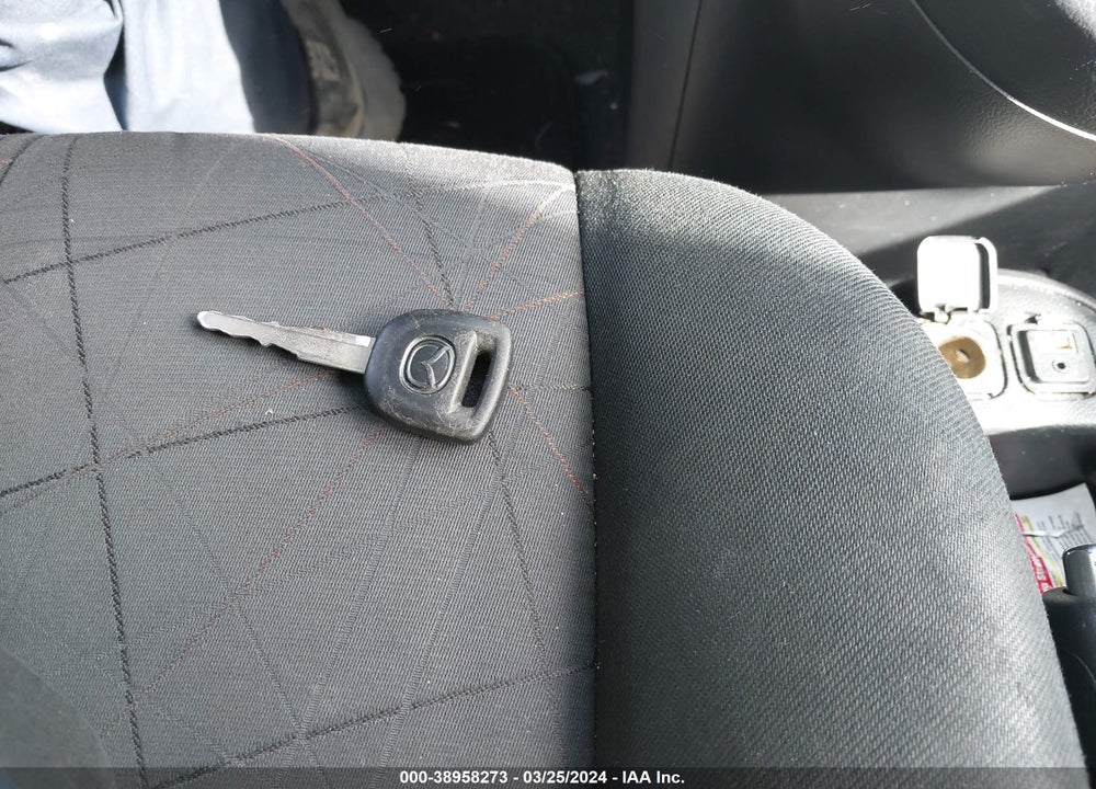 2013 MAZDA 2 SPORT VIN: JM1DE1KY4D0170380