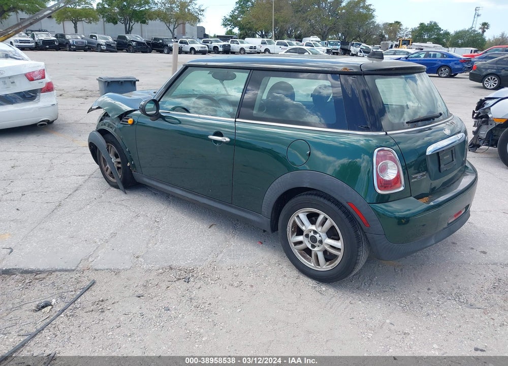 2013 MINI HARDTOP COOPER VIN: WMWSU3C53DT375632