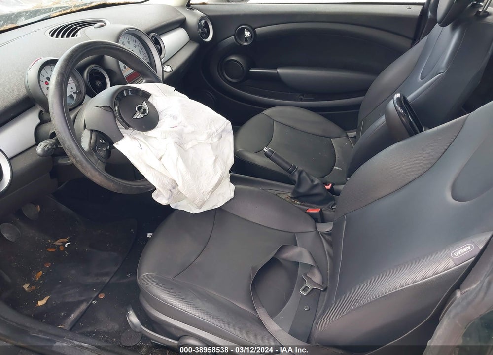 2013 MINI HARDTOP COOPER VIN: WMWSU3C53DT375632
