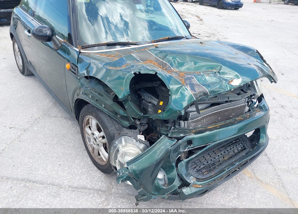 2013 MINI HARDTOP COOPER VIN: WMWSU3C53DT375632