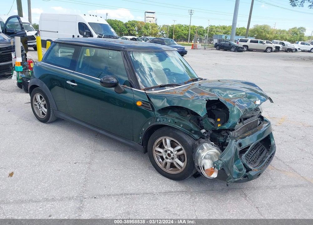 2013 MINI HARDTOP COOPER VIN: WMWSU3C53DT375632