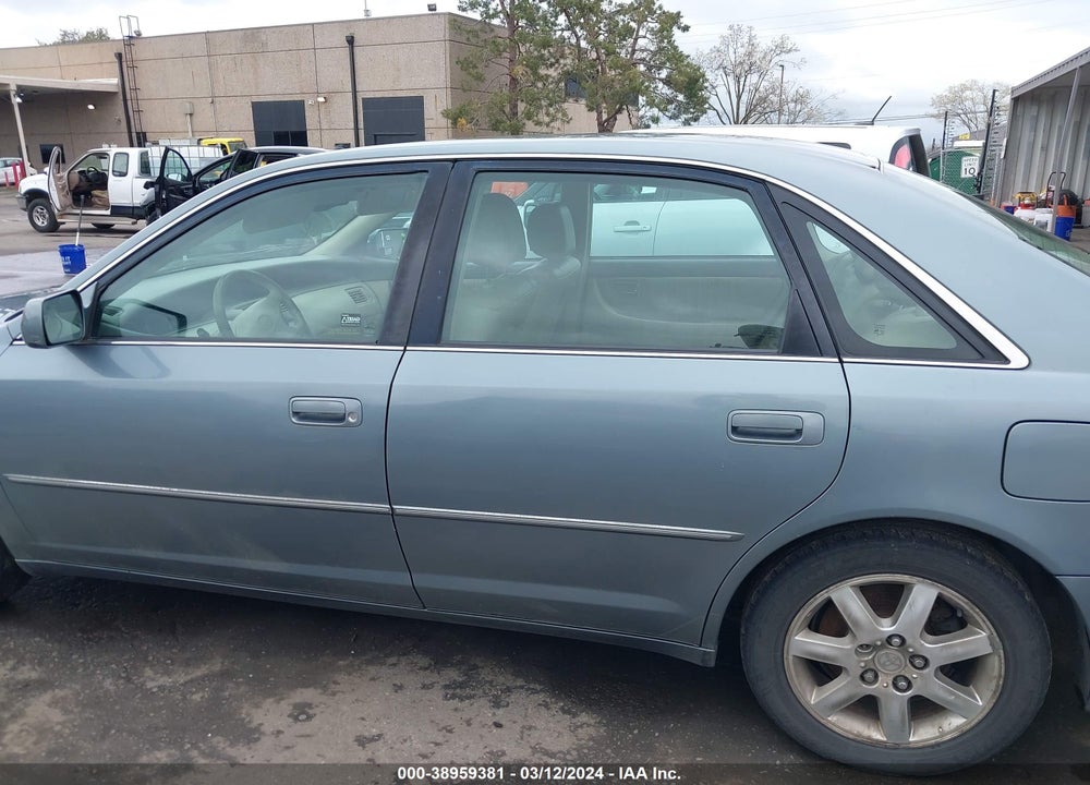 2001 TOYOTA AVALON XLS W/BUCKET SEATS VIN: 4T1BF28B51U148949