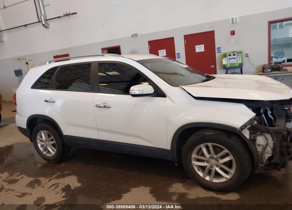 2015 KIA SORENTO LX VIN: 5XYKT4A67FG659156