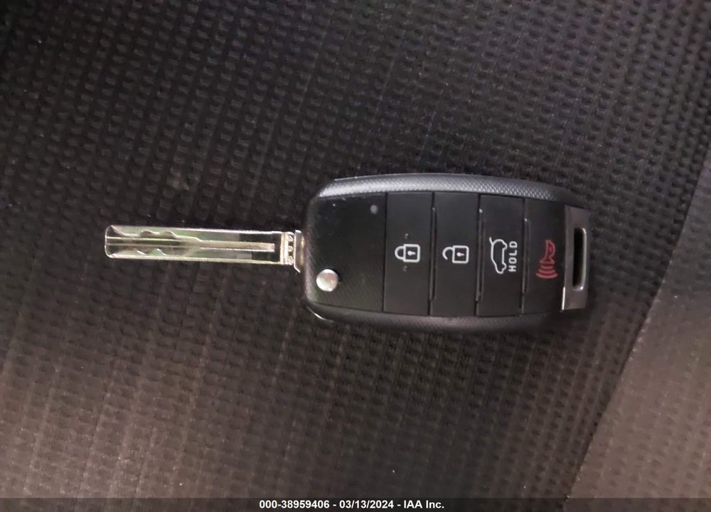 2015 KIA SORENTO LX VIN: 5XYKT4A67FG659156