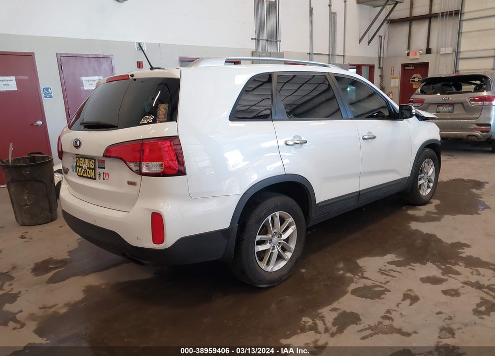 2015 KIA SORENTO LX VIN: 5XYKT4A67FG659156