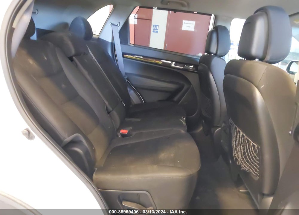 2015 KIA SORENTO LX VIN: 5XYKT4A67FG659156