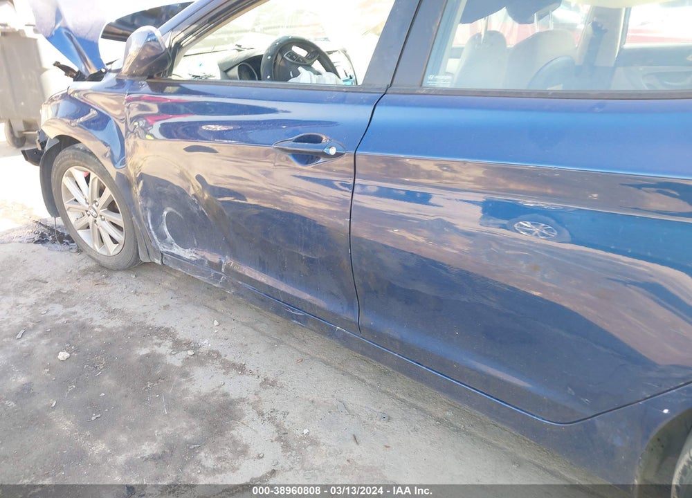 2015 HYUNDAI ELANTRA VIN: 5NPDH4AE8FH641307