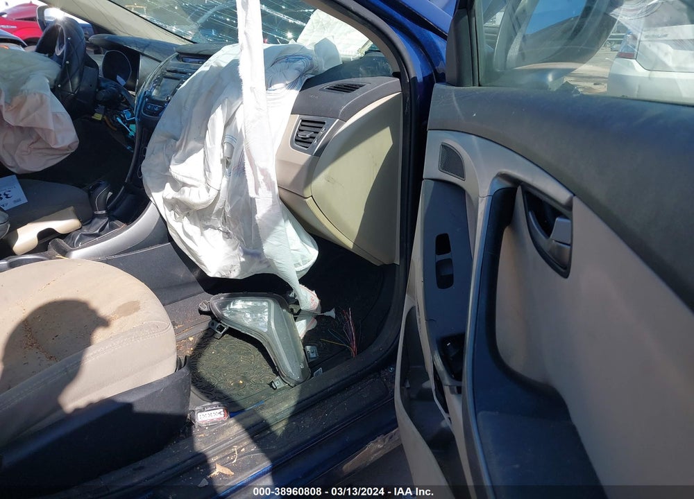 2015 HYUNDAI ELANTRA VIN: 5NPDH4AE8FH641307
