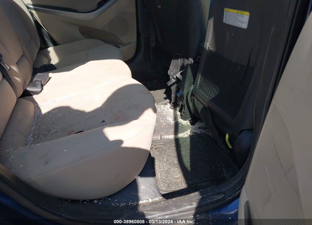 2015 HYUNDAI ELANTRA VIN: 5NPDH4AE8FH641307