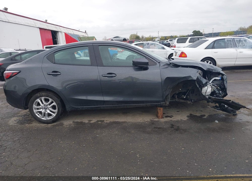 2016 SCION IA VIN: 3MYDLBZV4GY132358