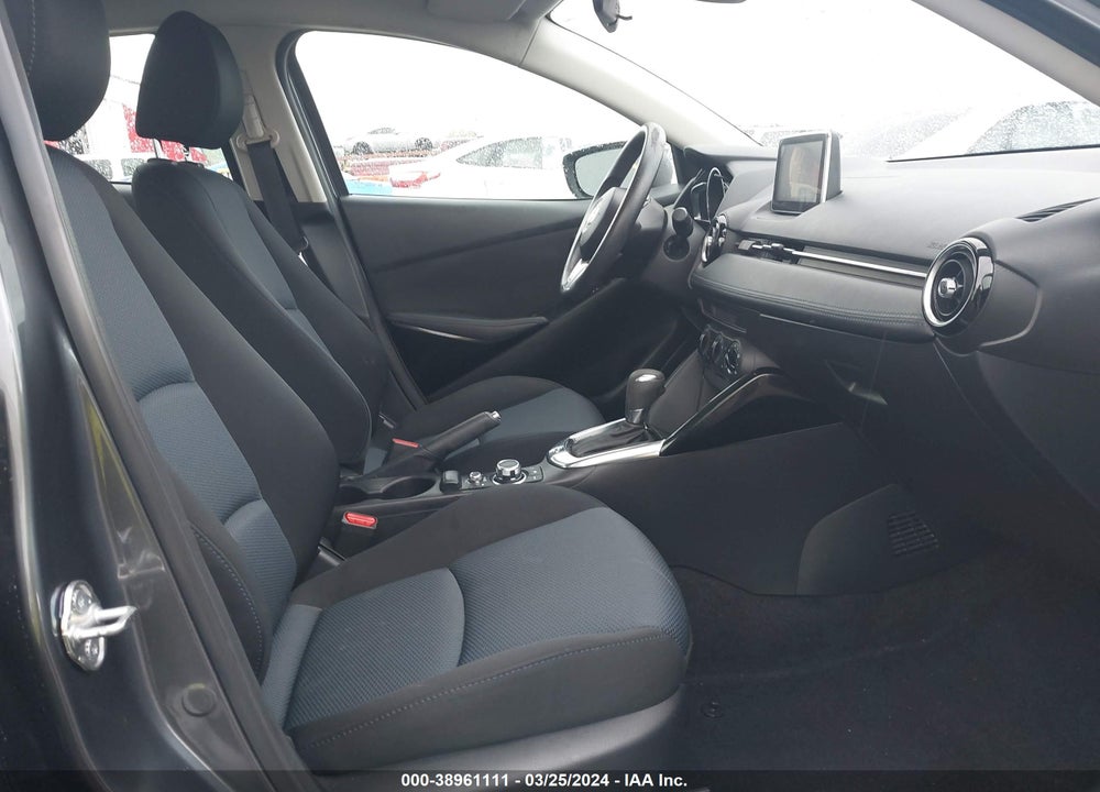 2016 SCION IA VIN: 3MYDLBZV4GY132358