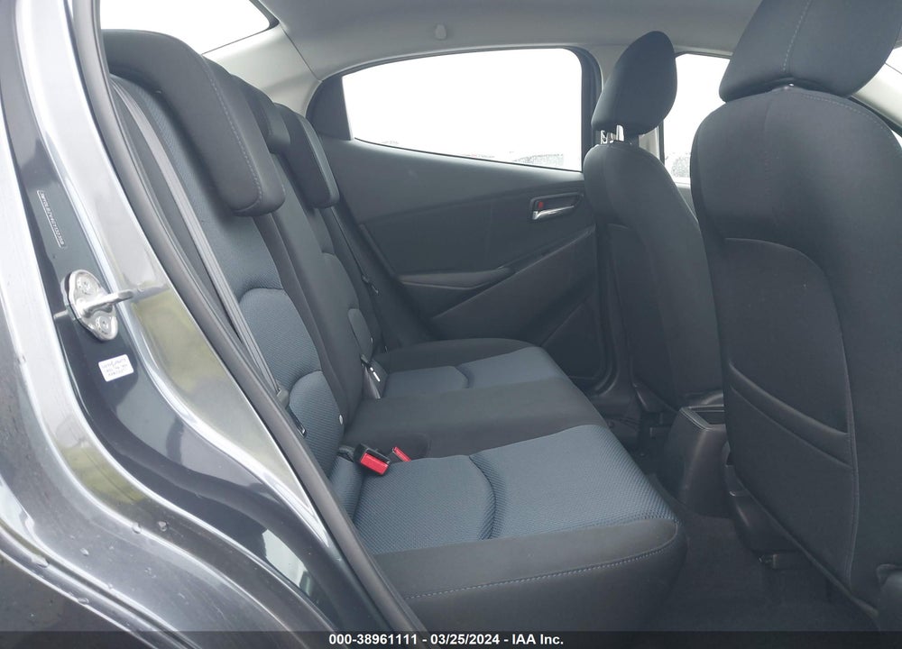 2016 SCION IA VIN: 3MYDLBZV4GY132358