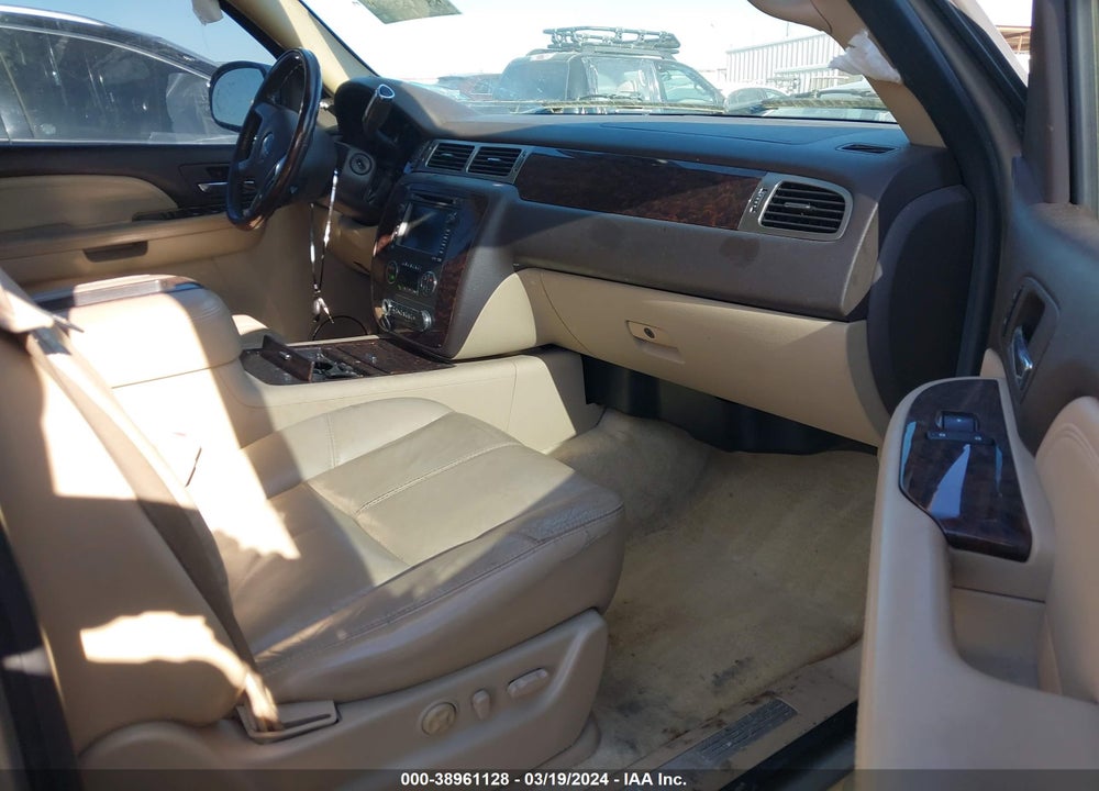 2007 GMC YUKON XL 1500 DENALI VIN: 1GKFK66877J304021