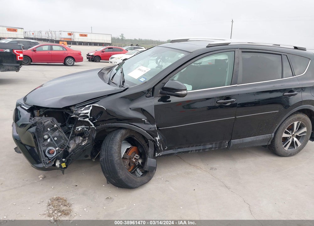 2017 TOYOTA RAV4 XLE VIN: 2T3RFREV8HW641936