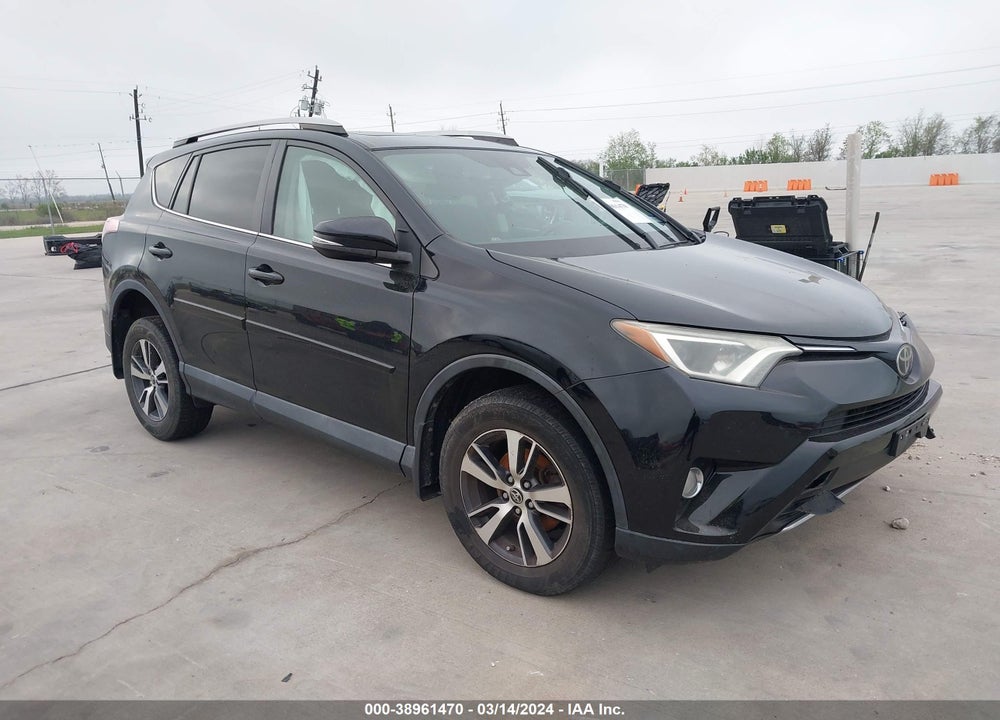 2017 TOYOTA RAV4 XLE VIN: 2T3RFREV8HW641936