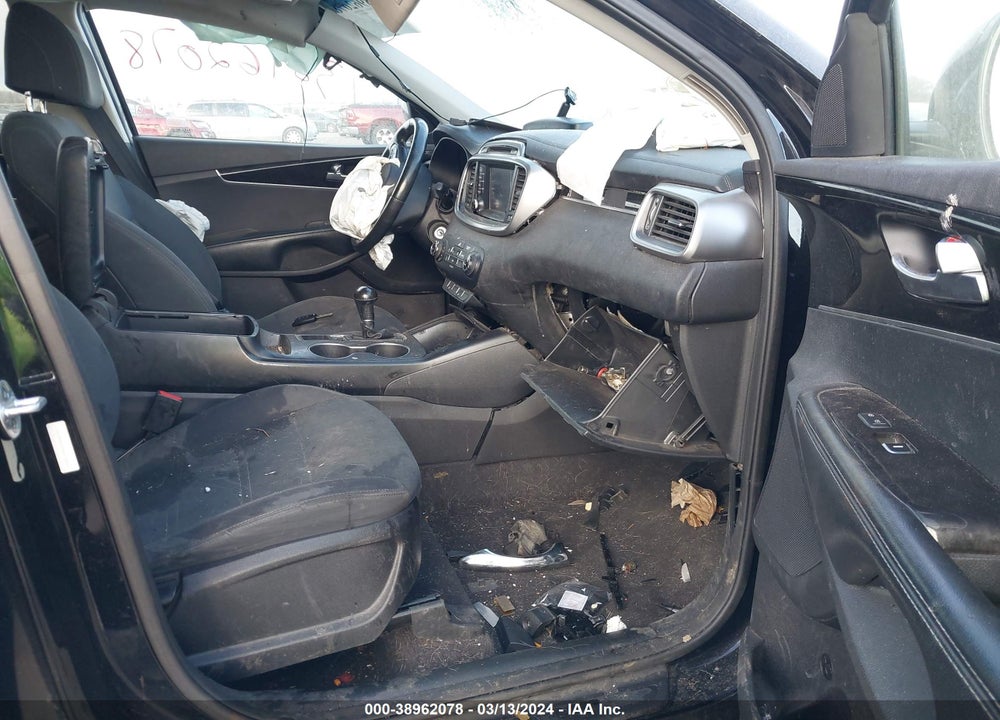2017 KIA SORENTO 2.4L LX VIN: 5XYPGDA30HG318281