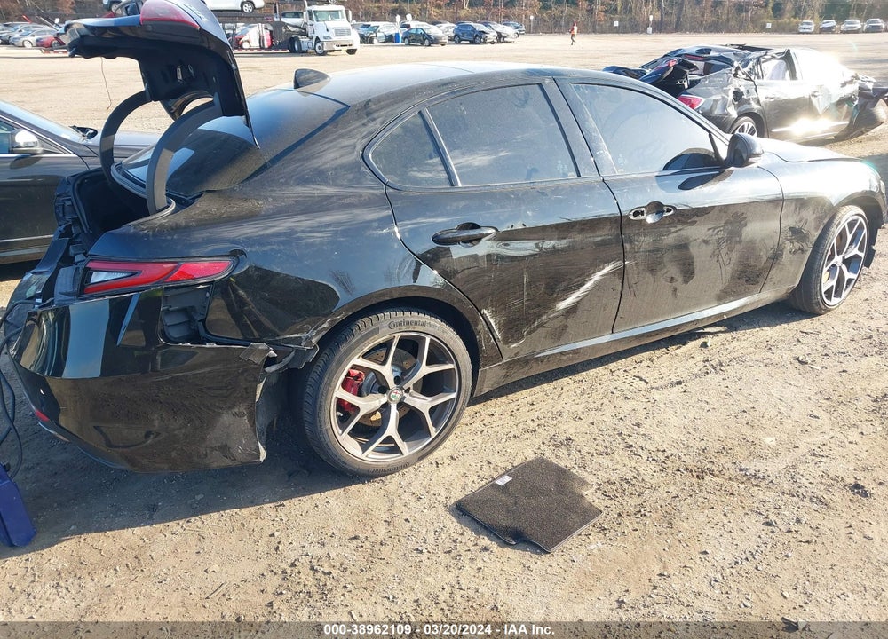 2018 ALFA ROMEO GIULIA TI SPORT AWD VIN: ZARFAEEN5J7577551