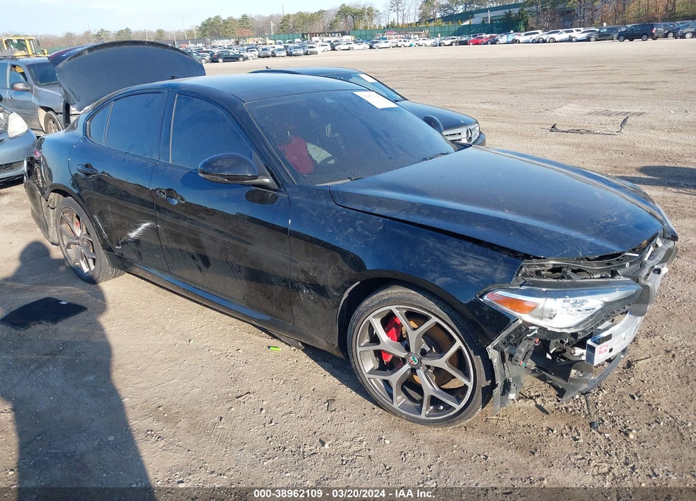 2018 ALFA ROMEO GIULIA TI SPORT AWD VIN: ZARFAEEN5J7577551