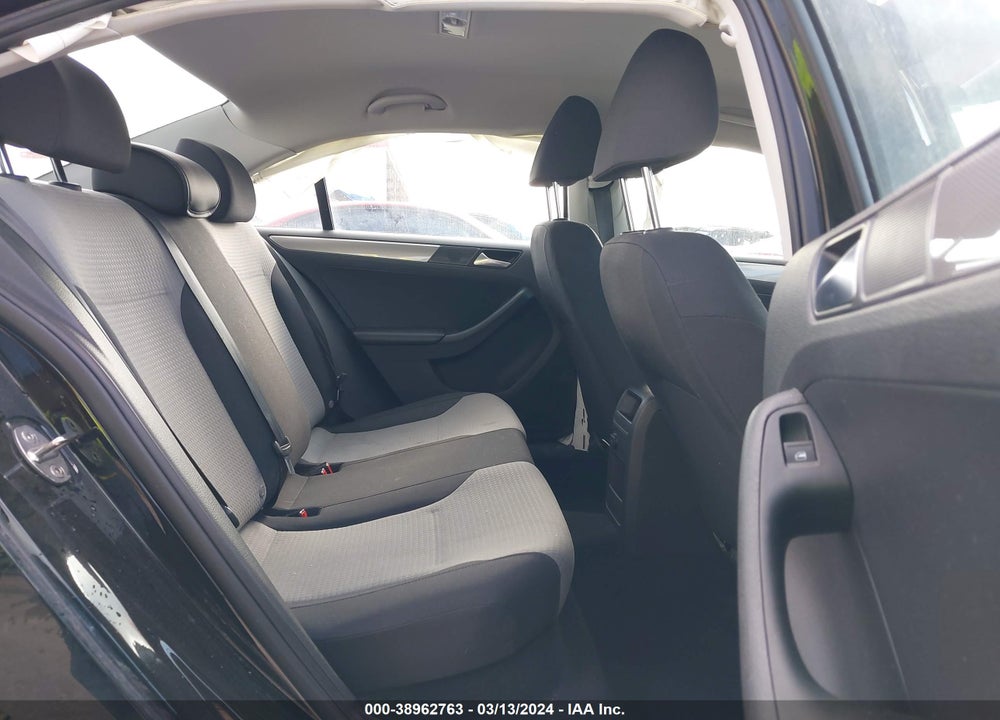 2018 VOLKSWAGEN JETTA VIN: 3VW2B7AJ9JM249945