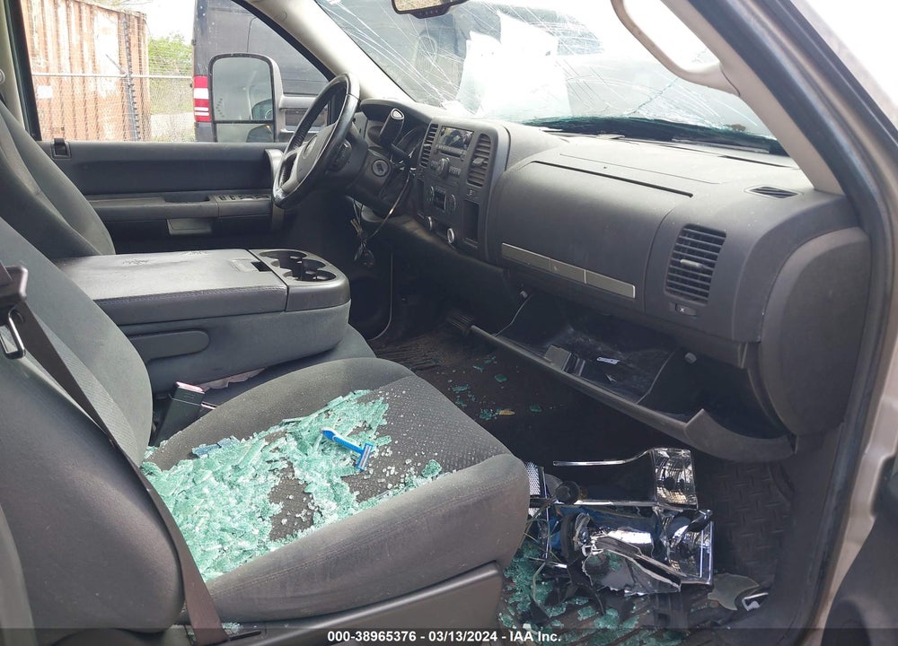 2008 GMC SIERRA 2500HD SLE1 VIN: 1GTHC236X8F190937