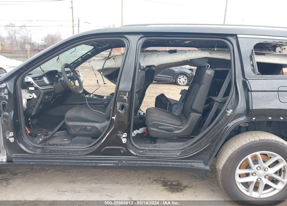 2024 JEEP GRAND CHEROKEE L LAREDO X 4X4 VIN: 1C4RJKAG8R8947510