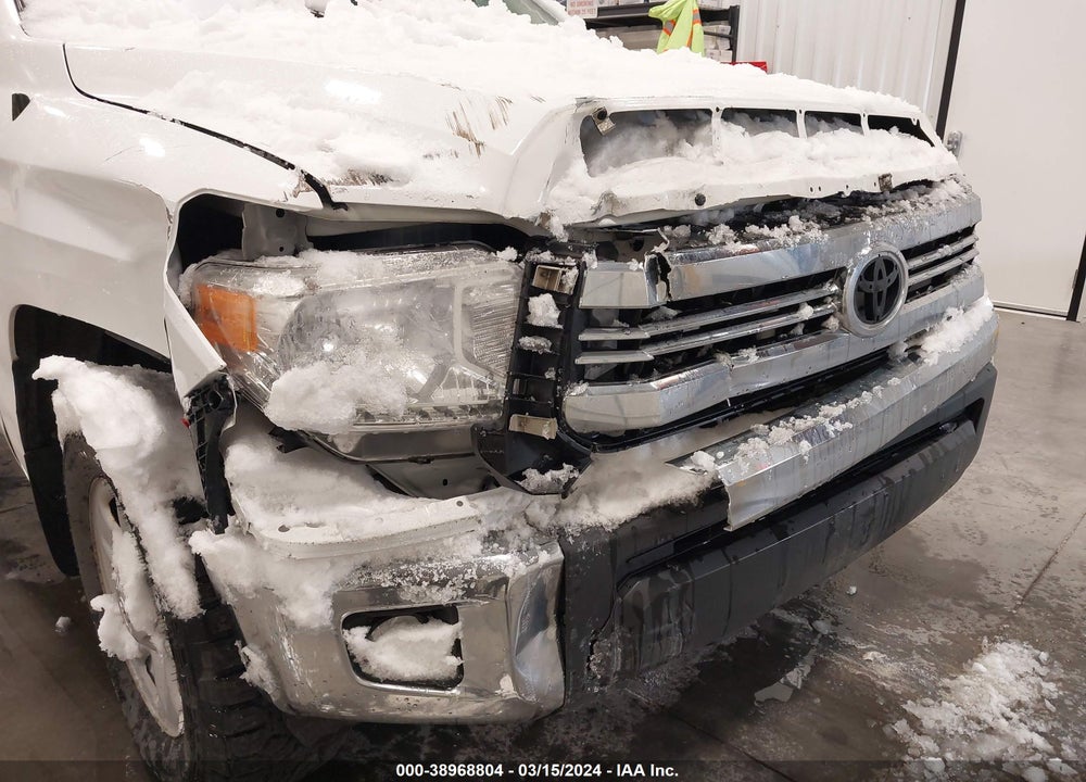 2017 TOYOTA TUNDRA SR5 5.7L V8 VIN: 5TFUW5F14HX602478