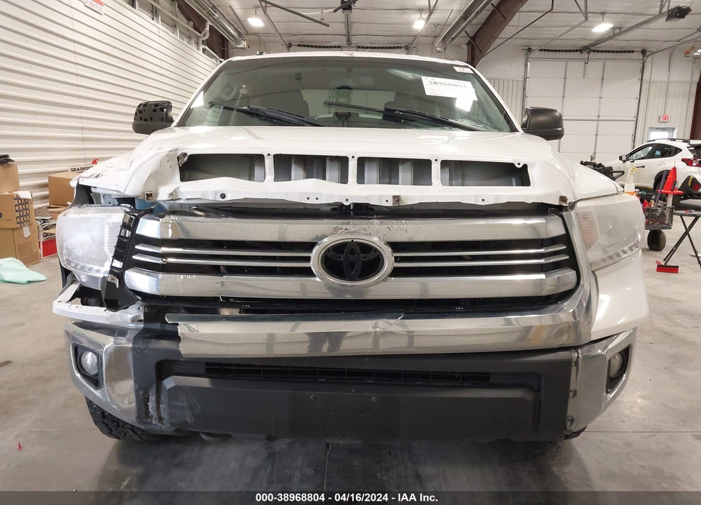 2017 TOYOTA TUNDRA SR5 5.7L V8 VIN: 5TFUW5F14HX602478
