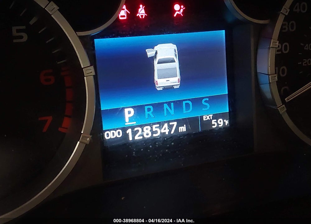 2017 TOYOTA TUNDRA SR5 5.7L V8 VIN: 5TFUW5F14HX602478