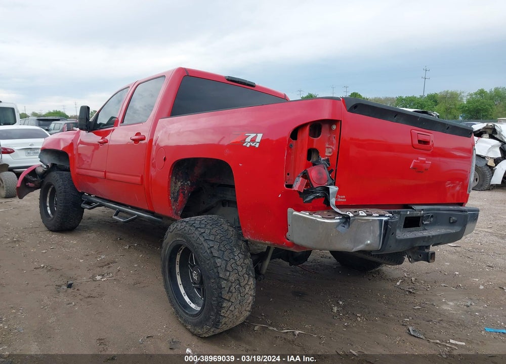 2011 CHEVROLET SILVERADO 1500 LT VIN: 3GCPKSE3XBG135377