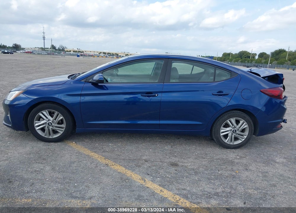 2020 HYUNDAI ELANTRA SEL VIN: 5NPD84LF2LH569795