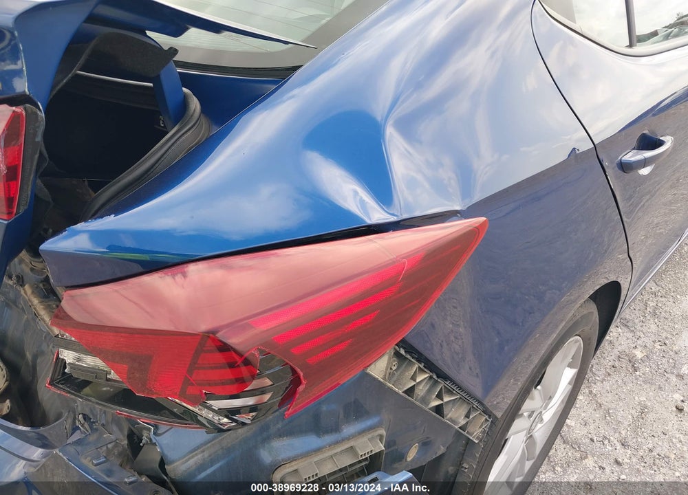 2020 HYUNDAI ELANTRA SEL VIN: 5NPD84LF2LH569795