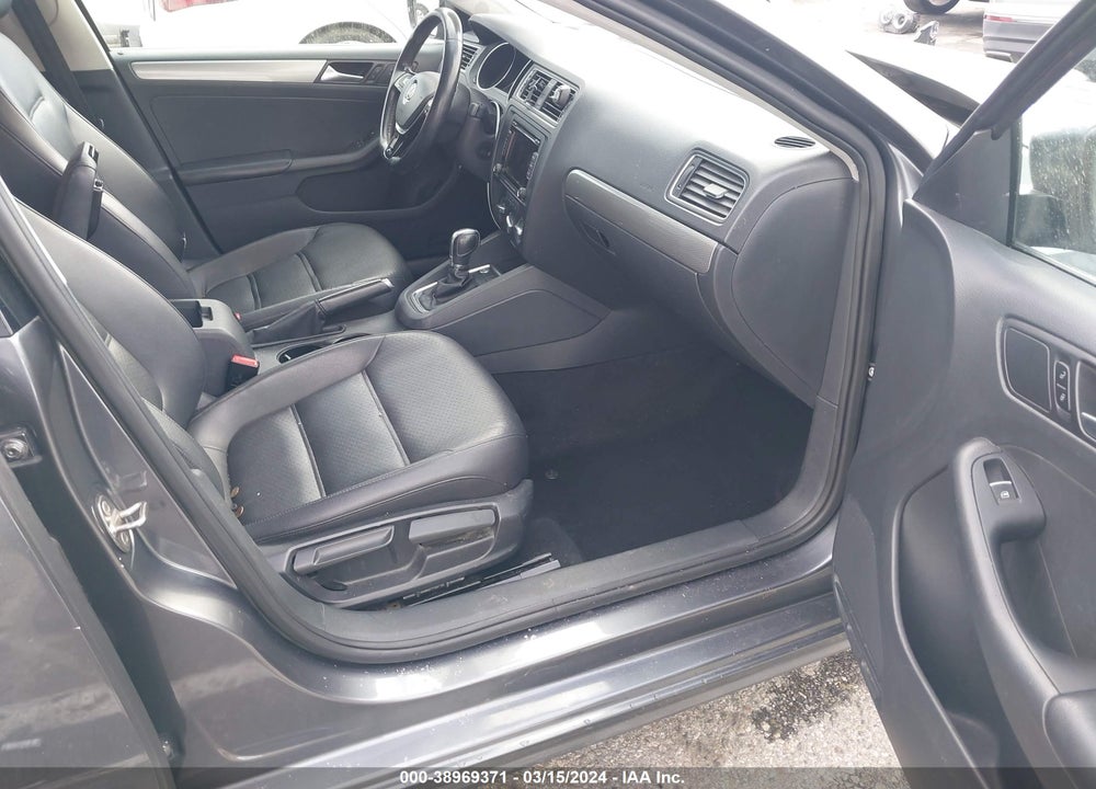 2015 VOLKSWAGEN JETTA 1.8T SE VIN: 3VWD17AJ3FM412950