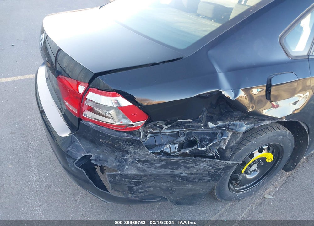 2013 VOLKSWAGEN PASSAT 2.5L S VIN: 1VWAH7A39DC150785