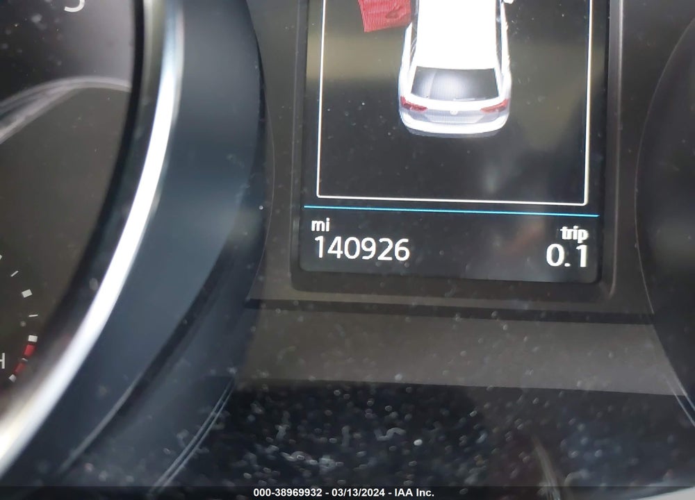 2018 VOLKSWAGEN TIGUAN VIN: 3VV1B7AX7JM013461